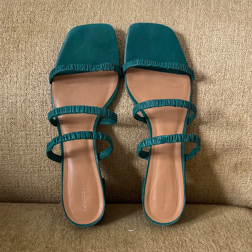 Reformation Assunta Strappy Block Heel Sandal In Green Size 10.5 (40.5)